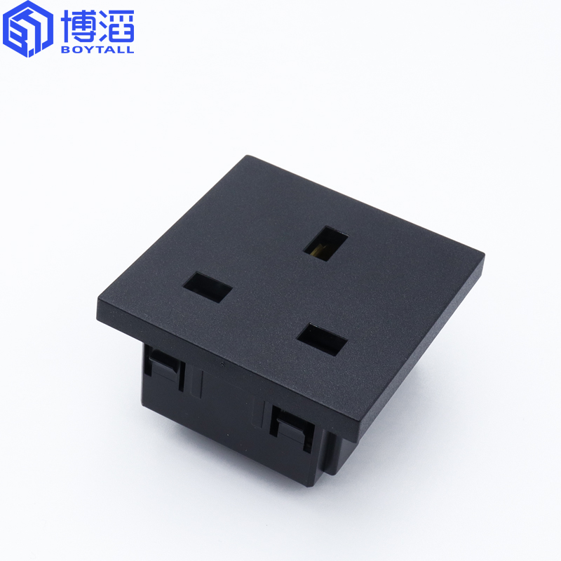 英规插（chā）座